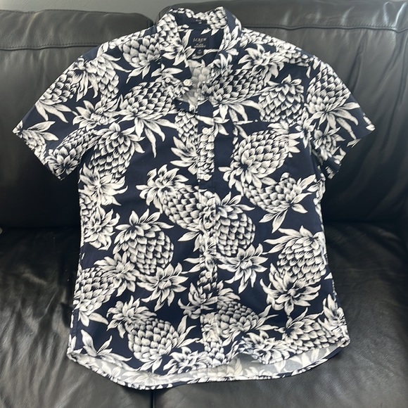 Men’s J. Crew button up Hawaiian pattern shirt - Picture 2 of 3